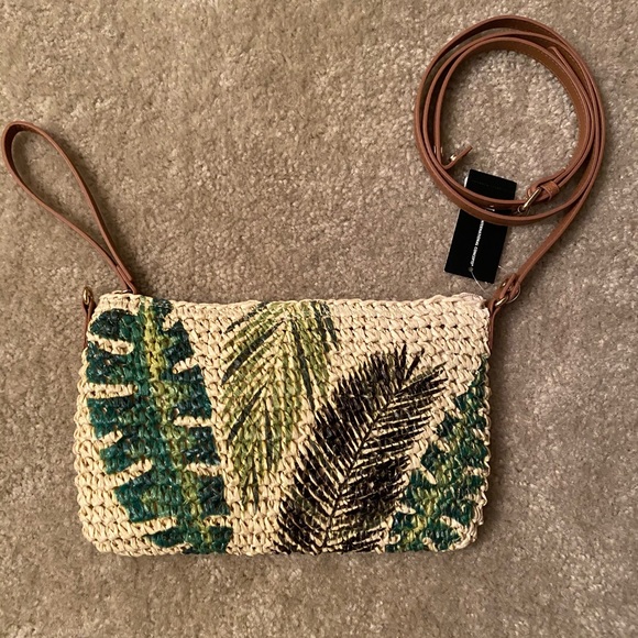 Crossbody 🏝 wristlet straw bag ☀️ - Picture 5 of 15
